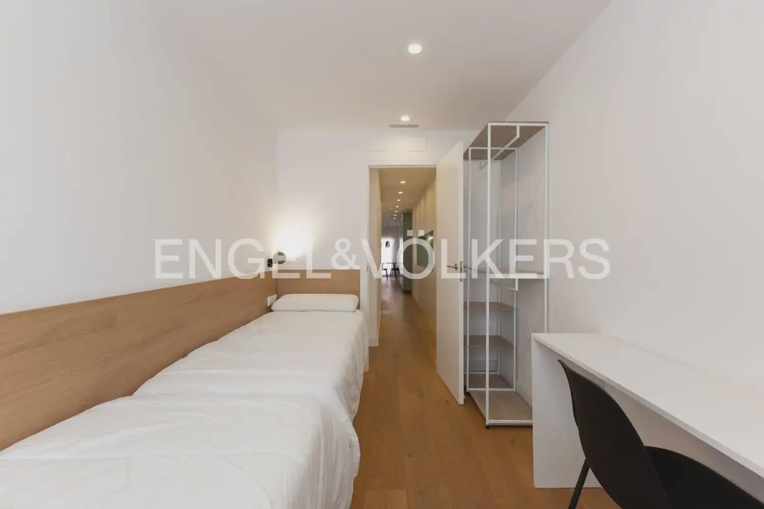 2 bedroom Flat for rent in Valencia city - € 2,000 (Ref: 9940756)
