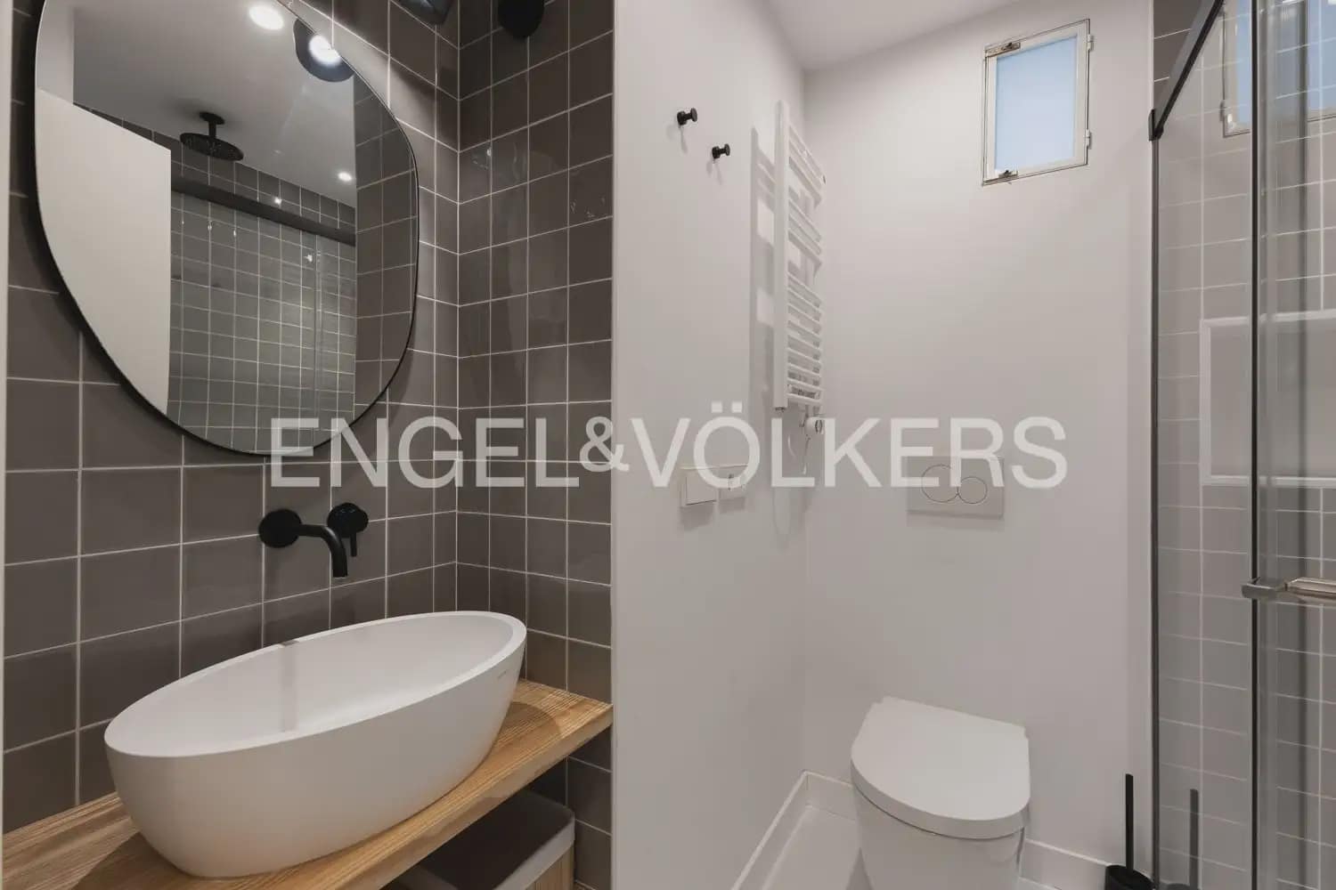 2 bedroom Flat for rent in Valencia city - € 2,000 (Ref: 9940756)
