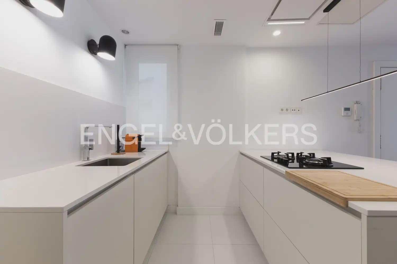 2 bedroom Flat for rent in Valencia city - € 2,000 (Ref: 9940756)