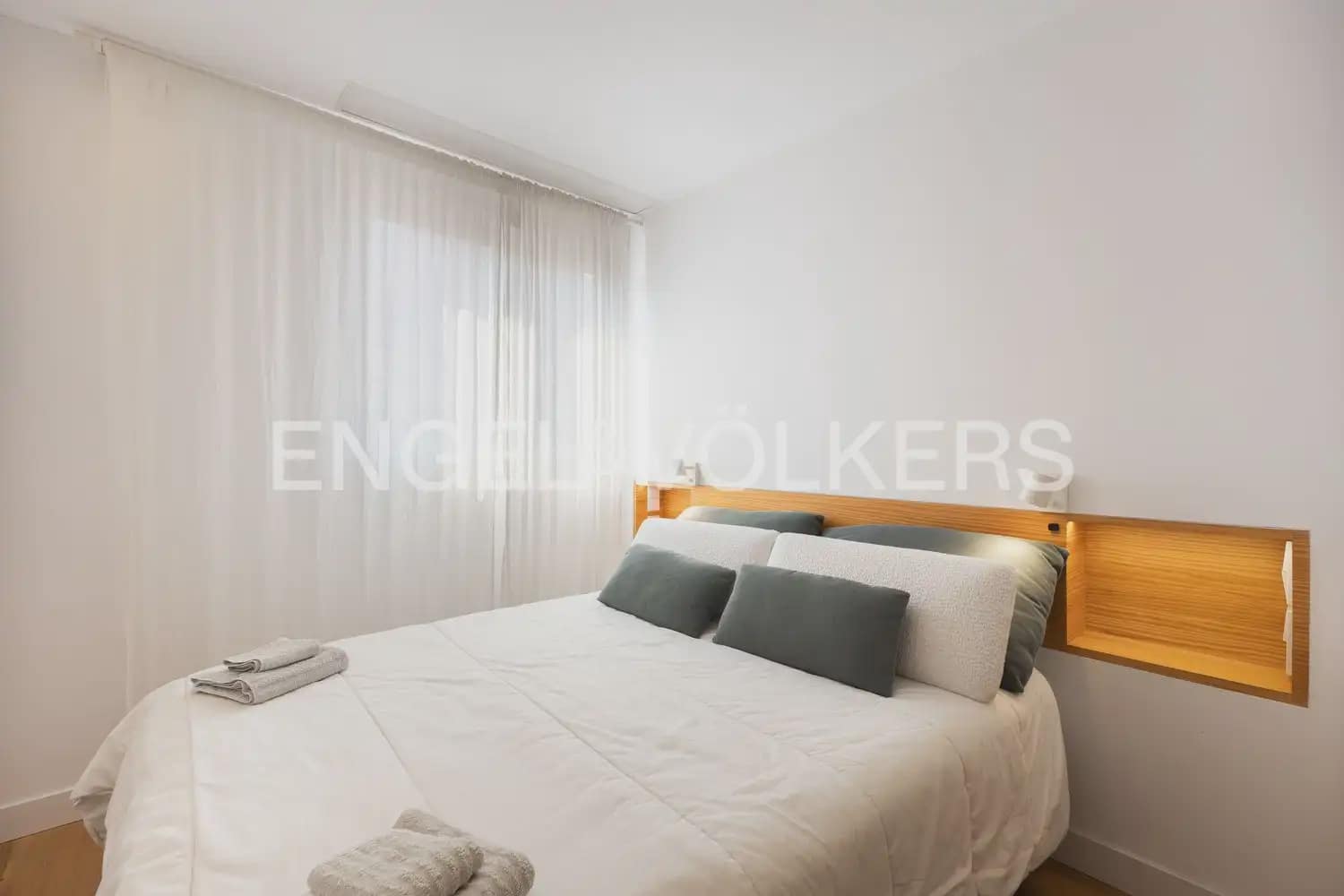 2 bedroom Flat for rent in Valencia city - € 2,000 (Ref: 9940756)