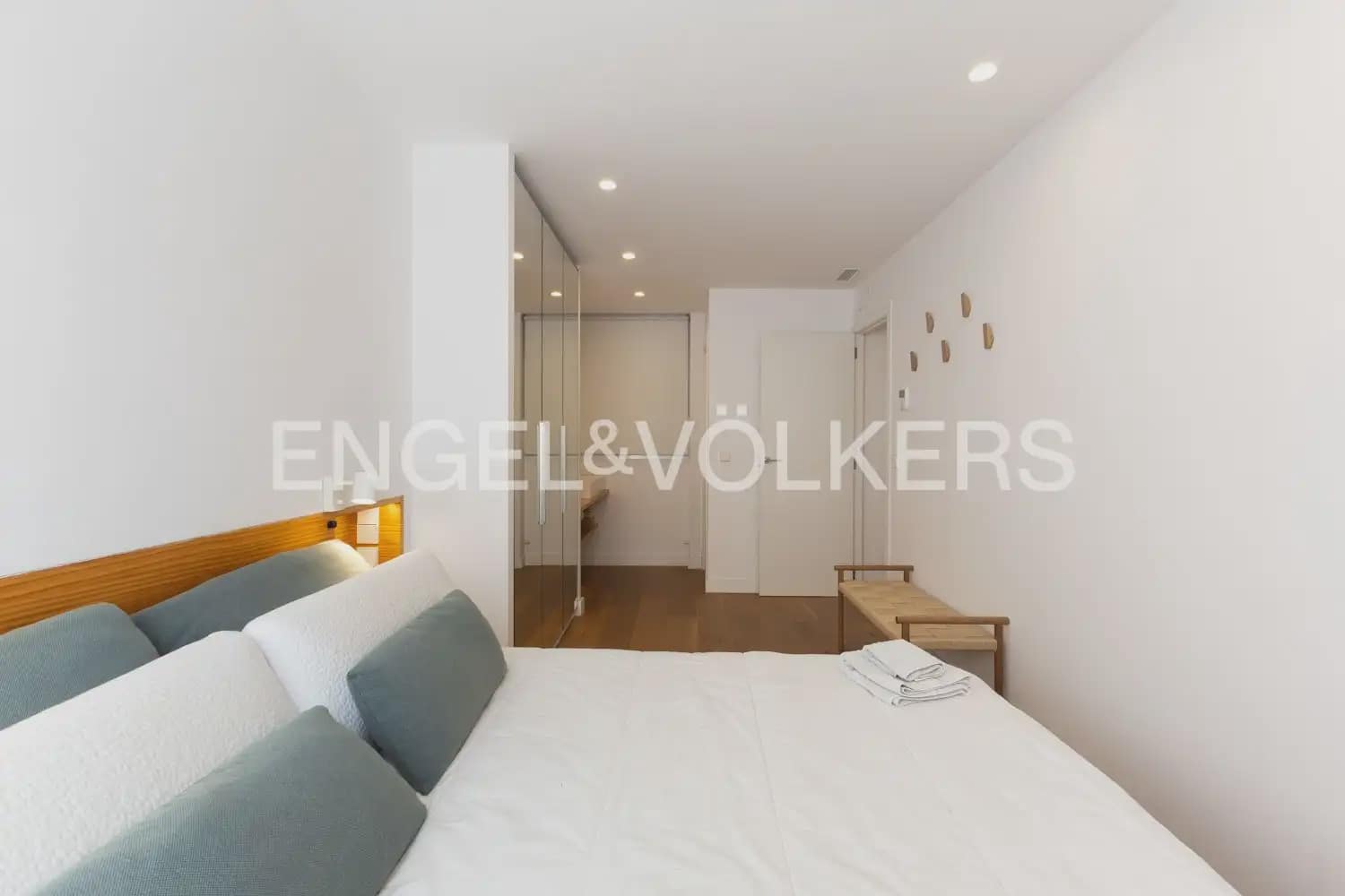 2 bedroom Flat for rent in Valencia city - € 2,000 (Ref: 9940756)
