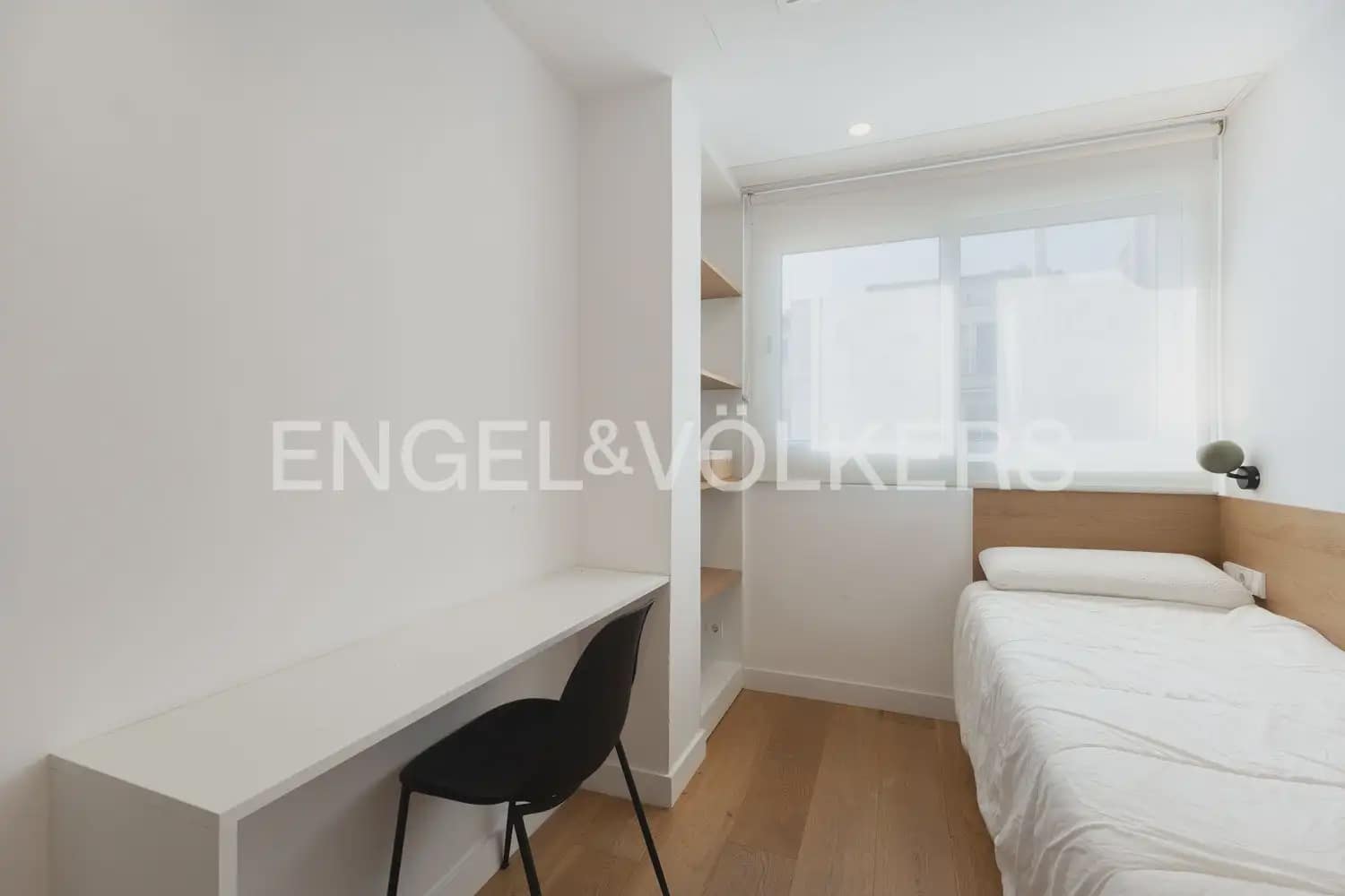 2 bedroom Flat for rent in Valencia city - € 2,000 (Ref: 9940756)
