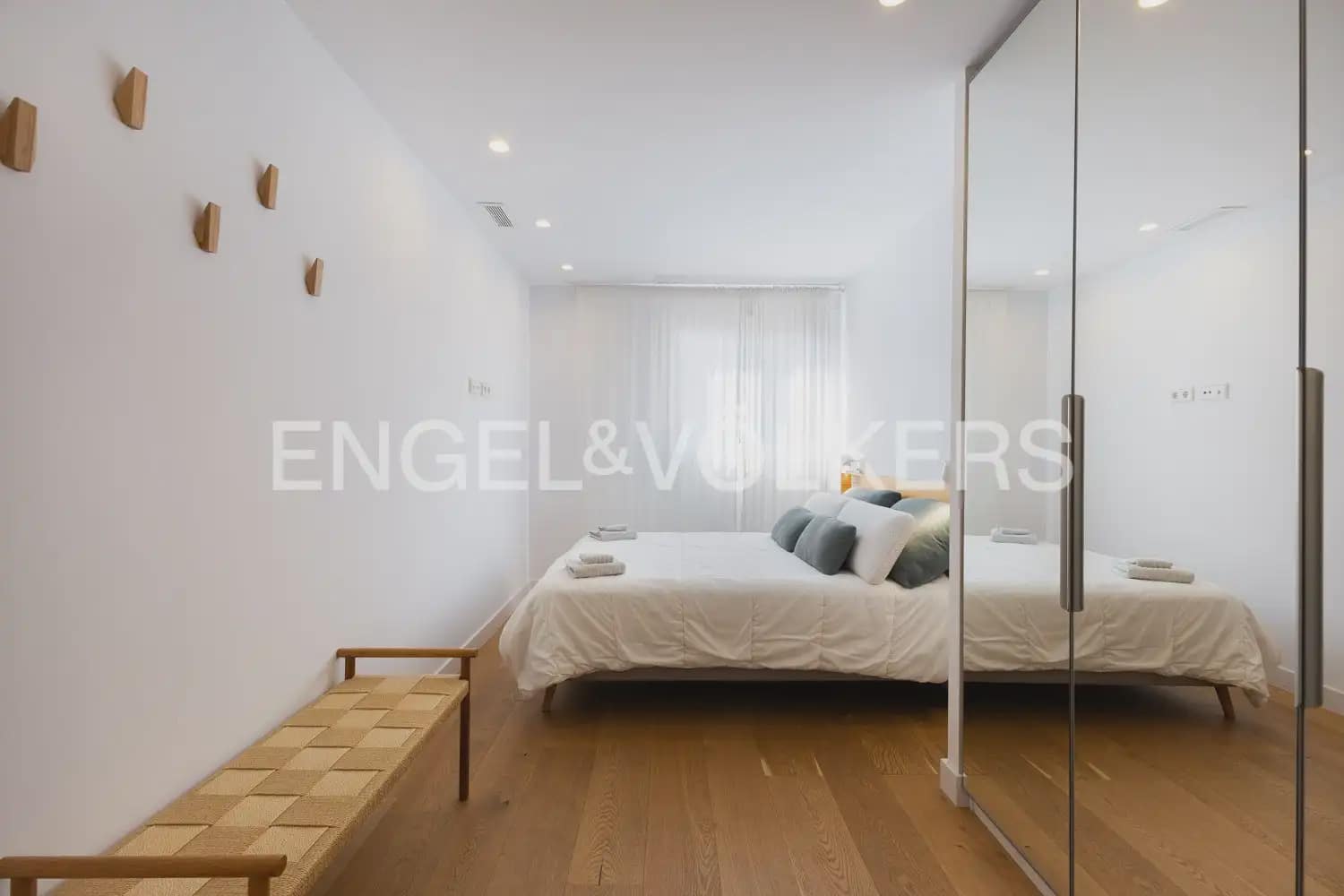 2 bedroom Flat for rent in Valencia city - € 2,000 (Ref: 9940756)