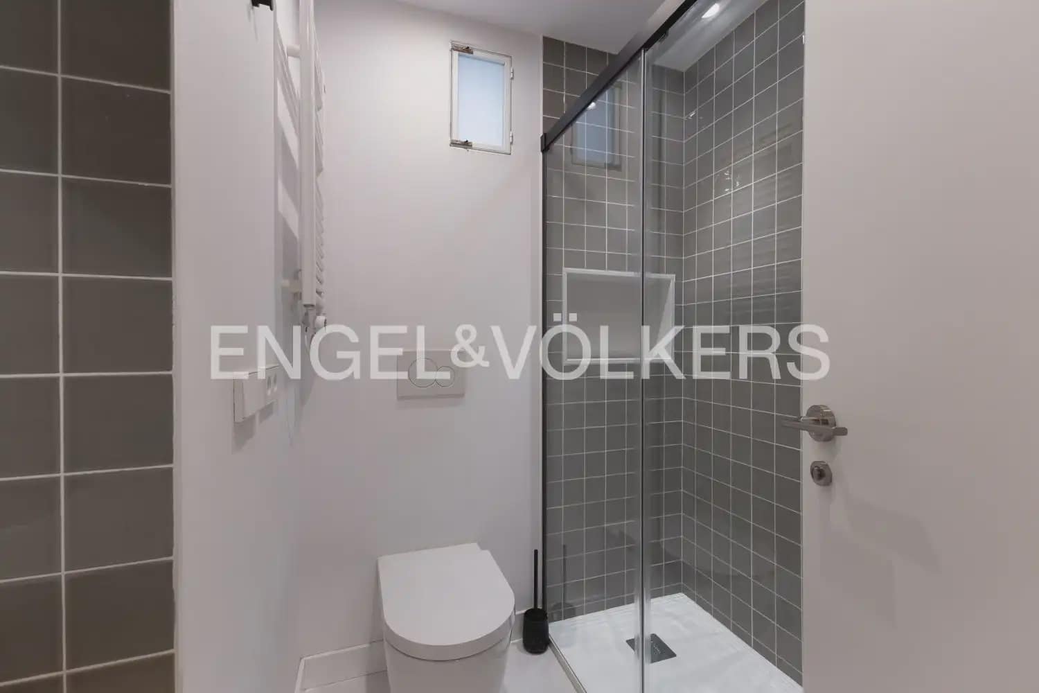 2 bedroom Flat for rent in Valencia city - € 2,000 (Ref: 9940756)