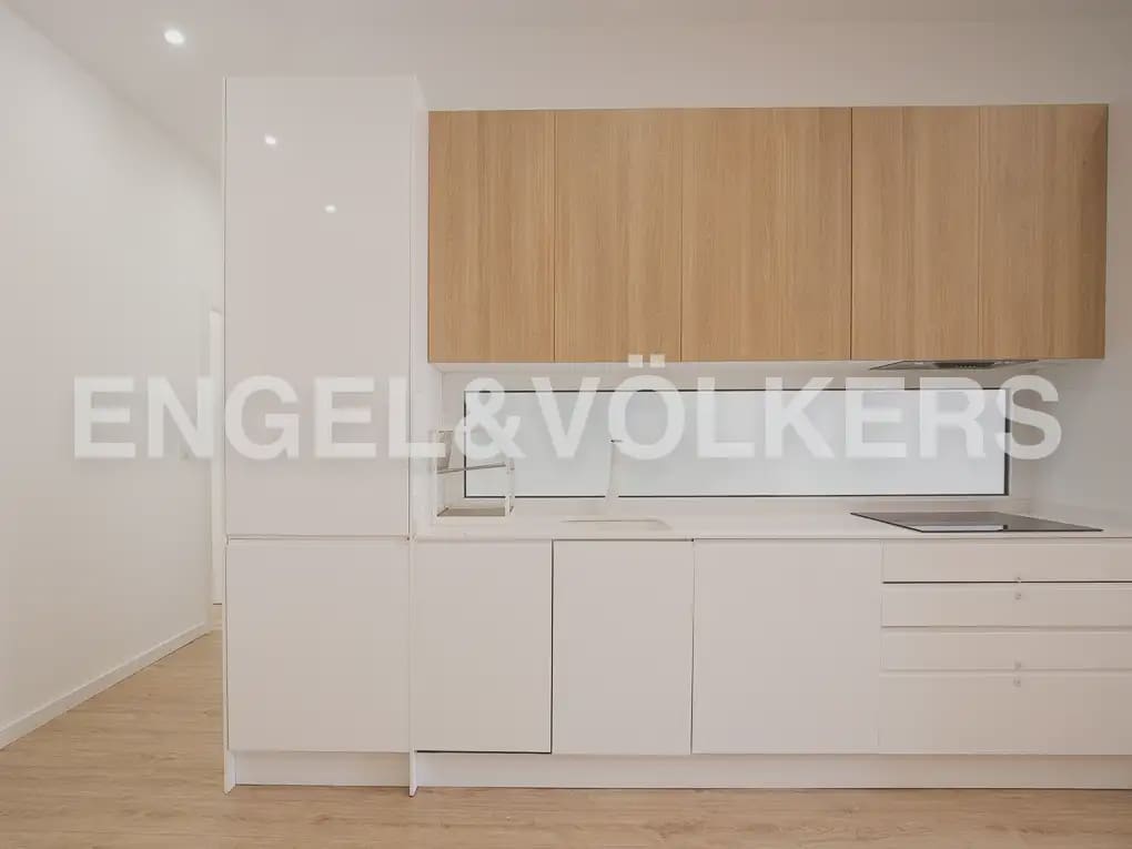 2 bedroom Flat for rent in Valencia city - € 1,700 (Ref: 9940757)