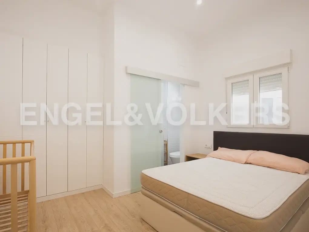 2 bedroom Flat for rent in Valencia city - € 1,700 (Ref: 9940757)