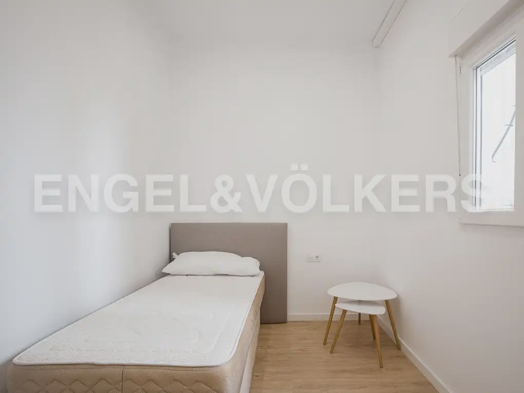 2 bedroom Flat for rent in Valencia city - € 1,700 (Ref: 9940757)