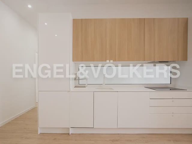 2 soveværelse Lejlighed til leje i Russafa, Valencia by - € 1.700 (Ref: 9940757)
