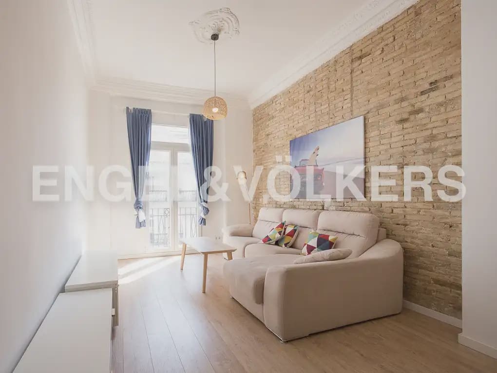 2 bedroom Flat for rent in Valencia city - € 1,700 (Ref: 9940757)
