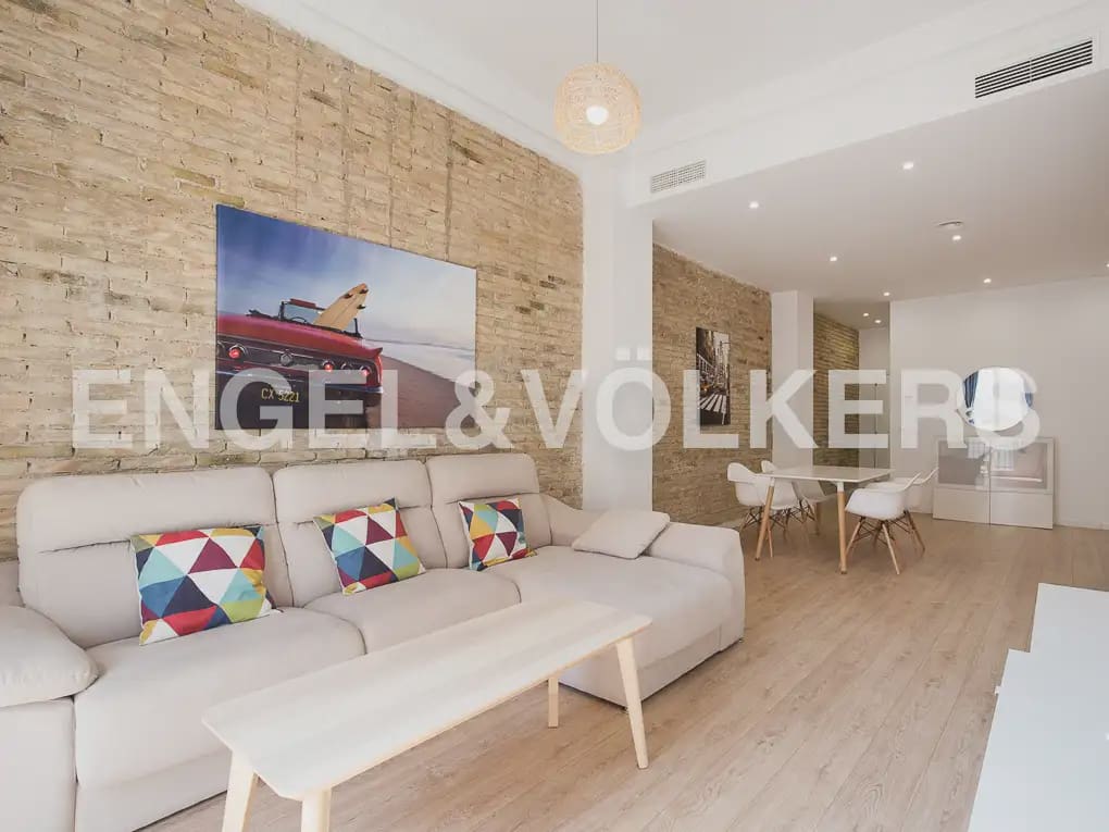 2 bedroom Flat for rent in Valencia city - € 1,700 (Ref: 9940757)