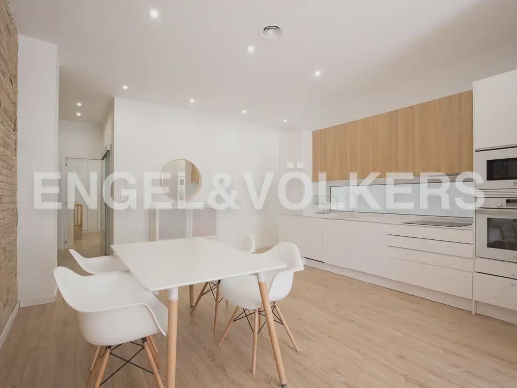 2 bedroom Flat for rent in Valencia city - € 1,700 (Ref: 9940757)