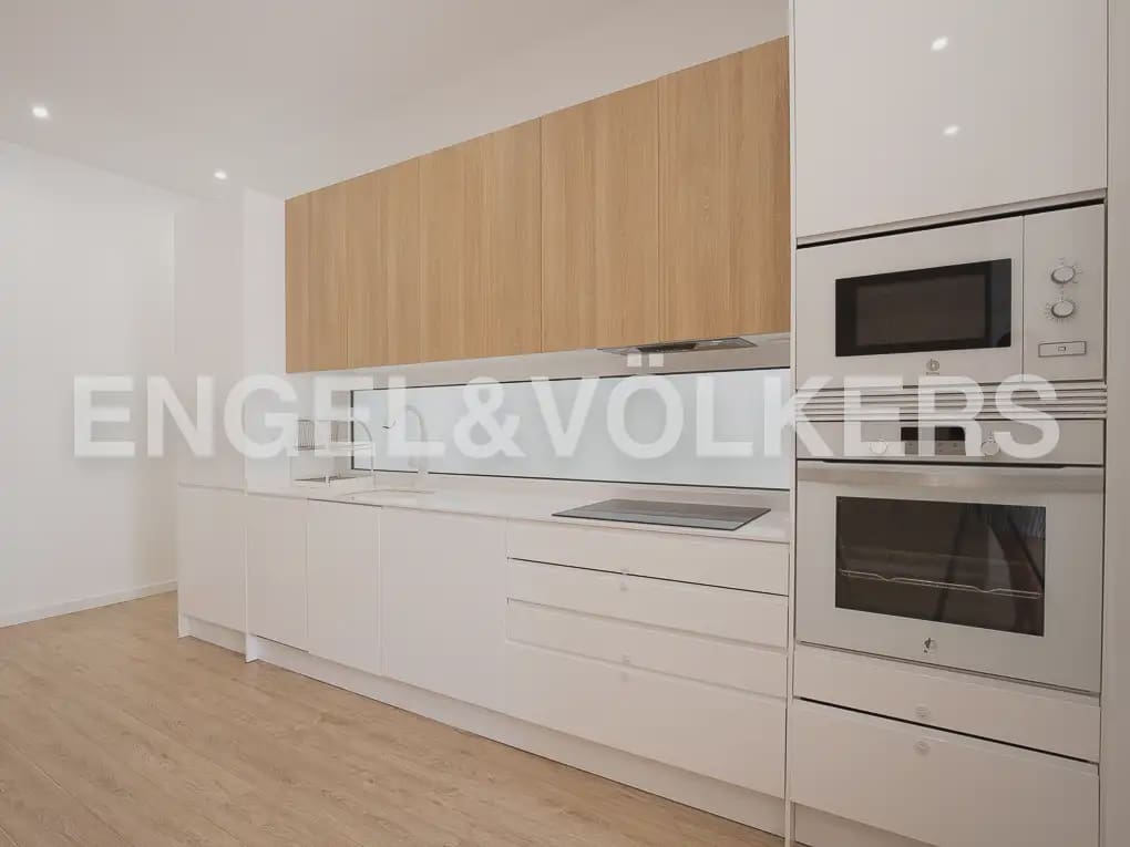 2 bedroom Flat for rent in Valencia city - € 1,700 (Ref: 9940757)