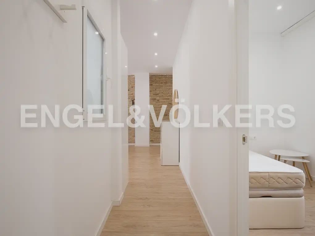 2 bedroom Flat for rent in Valencia city - € 1,700 (Ref: 9940757)