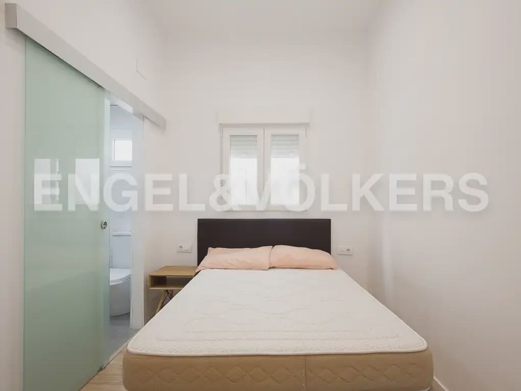 2 bedroom Flat for rent in Valencia city - € 1,700 (Ref: 9940757)