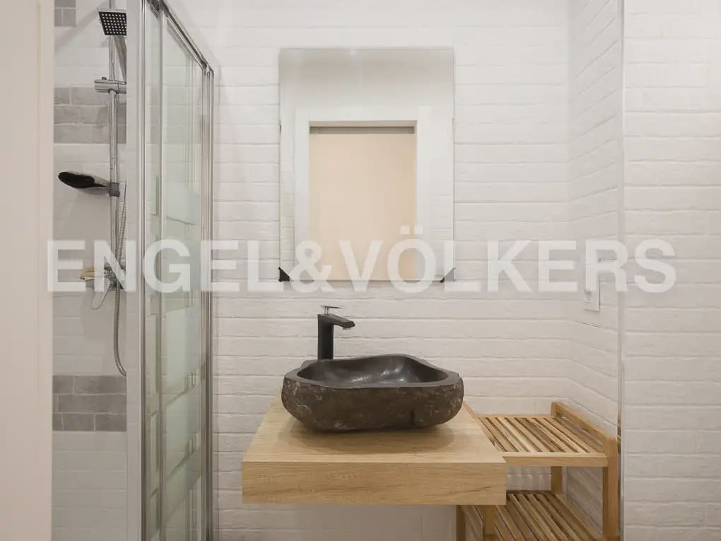 2 bedroom Flat for rent in Valencia city - € 1,700 (Ref: 9940757)