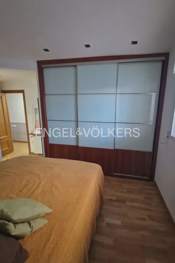 2 bedroom Flat for rent in Valencia city with garage - € 1,950 (Ref: 9941147)