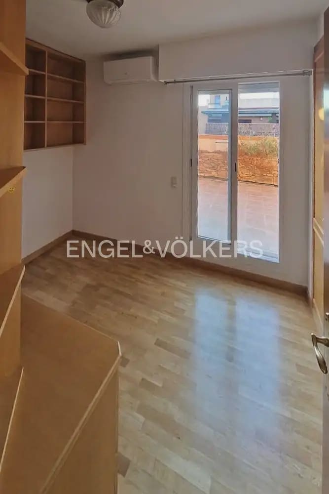 2 bedroom Flat for rent in Valencia city with garage - € 1,950 (Ref: 9941147)