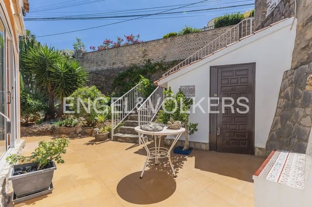 4 soverom Villa til salgs i El Montgó, Dénia med svømmebasseng garasje - € 479 000 (Ref: 9941149)