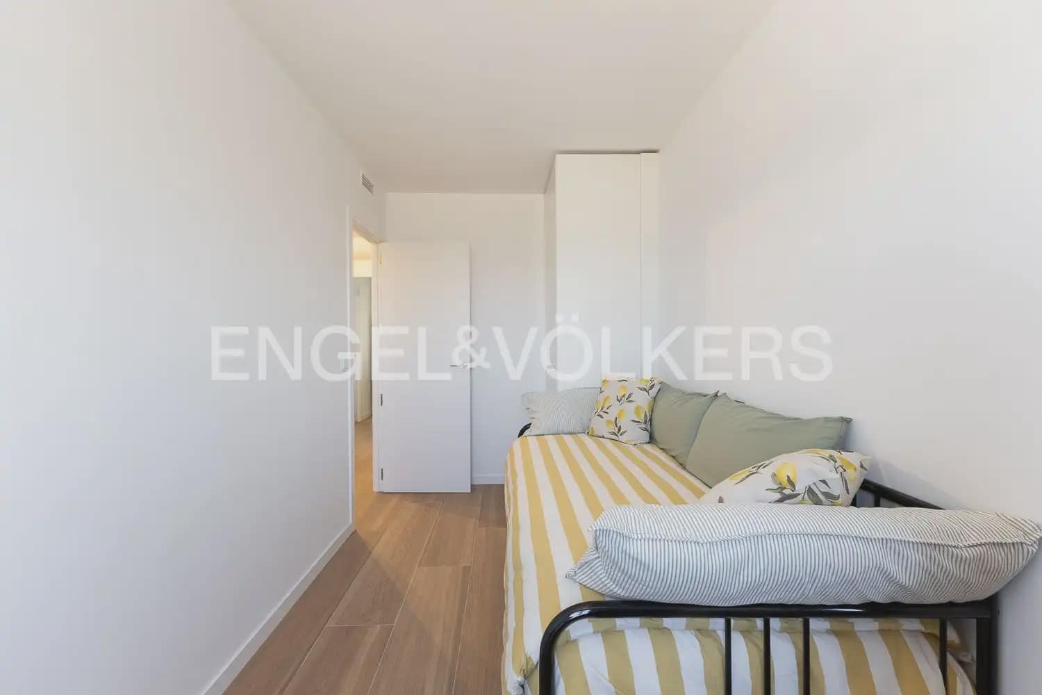 3 bedroom Townhouse for rent in Pucol with pool garage - € 2,100 (Ref: 9941150)
