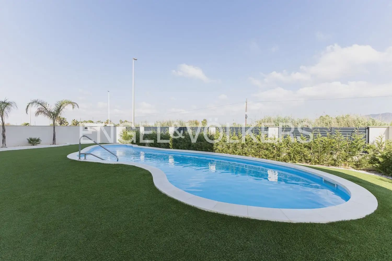 3 bedroom Townhouse for rent in Pucol with pool garage - € 2,100 (Ref: 9941150)