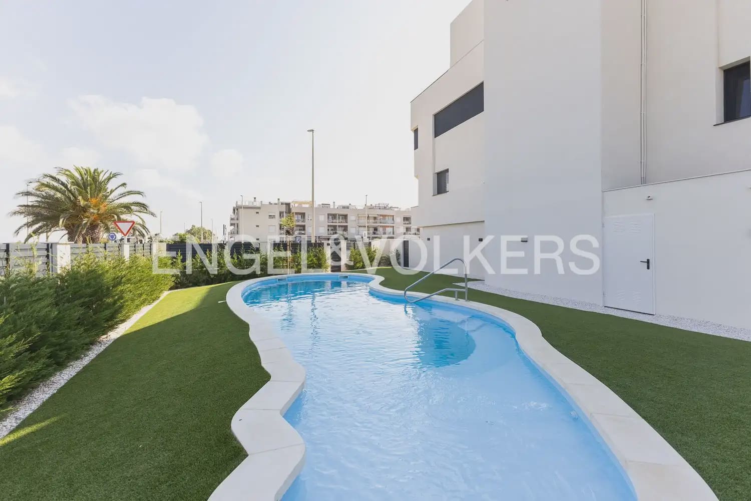 3 bedroom Townhouse for rent in Pucol with pool garage - € 2,100 (Ref: 9941150)
