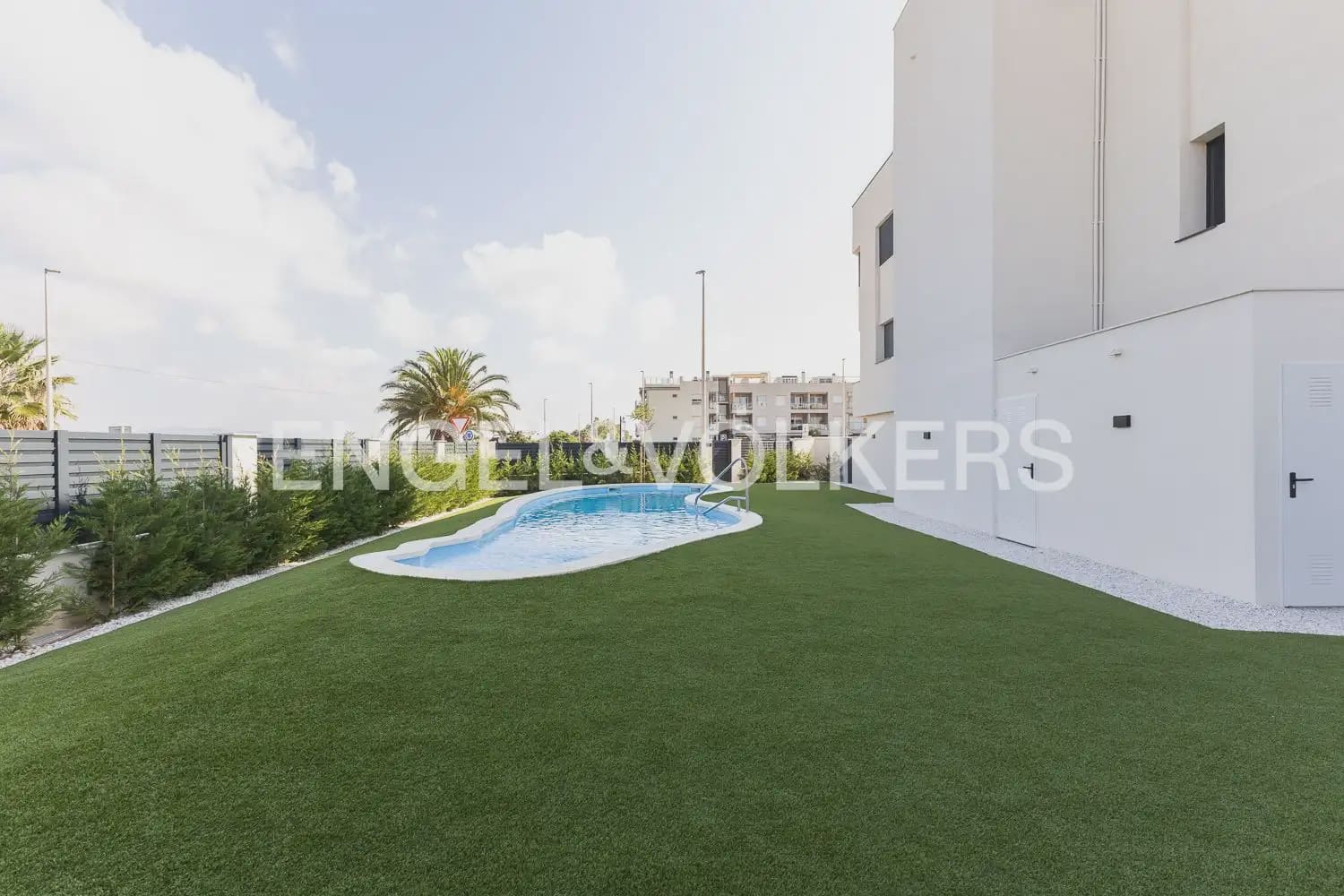 3 bedroom Townhouse for rent in Pucol with pool garage - € 2,100 (Ref: 9941150)