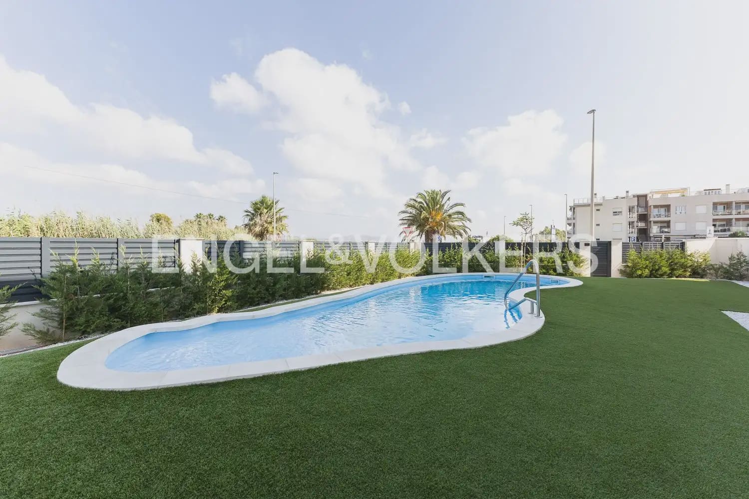3 bedroom Townhouse for rent in Pucol with pool garage - € 2,100 (Ref: 9941150)
