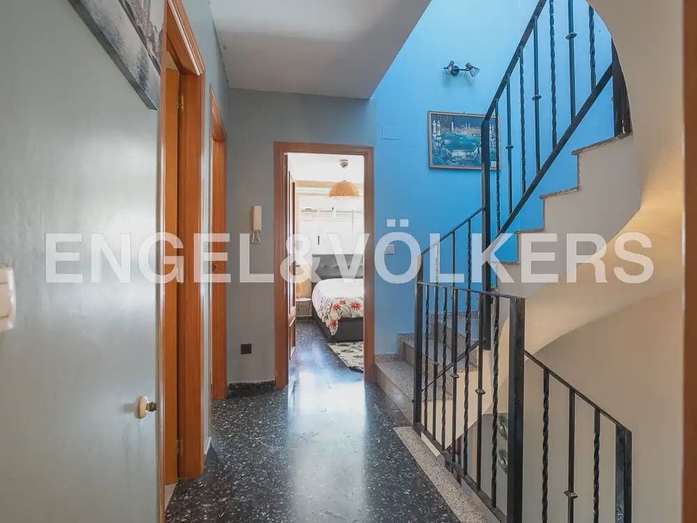 5 bedroom Penthouse for rent in La Pobla de Farnals with pool garage - € 2,000 (Ref: 9941234)