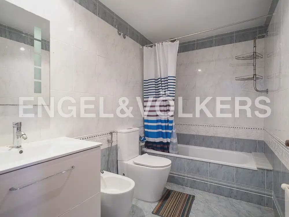 5 bedroom Penthouse for rent in La Pobla de Farnals with pool garage - € 2,000 (Ref: 9941234)