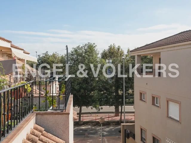 5 bedroom Penthouse for rent in La Pobla de Farnals with pool garage - € 2,000 (Ref: 9941234)