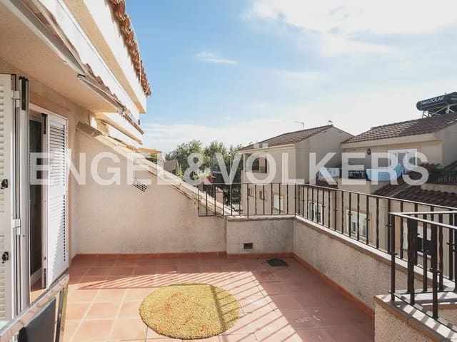 5 bedroom Penthouse for rent in La Pobla de Farnals with pool garage - € 2,000 (Ref: 9941234)