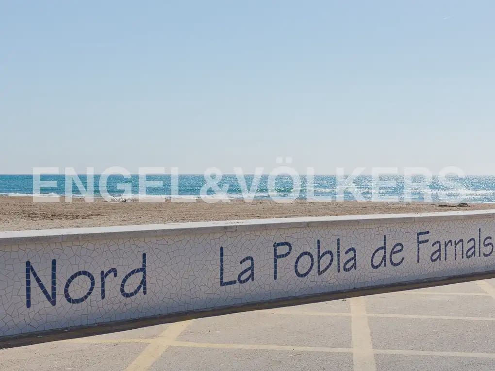 5 bedroom Penthouse for rent in La Pobla de Farnals with pool garage - € 2,000 (Ref: 9941234)