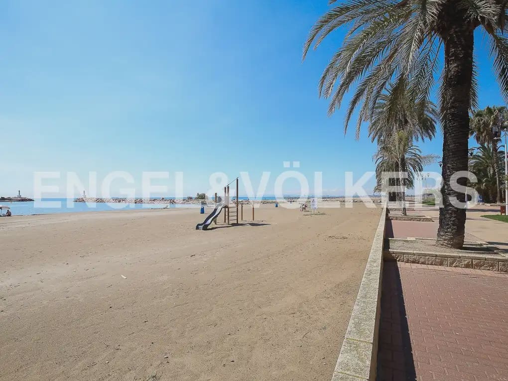 5 bedroom Penthouse for rent in La Pobla de Farnals with pool garage - € 2,000 (Ref: 9941234)