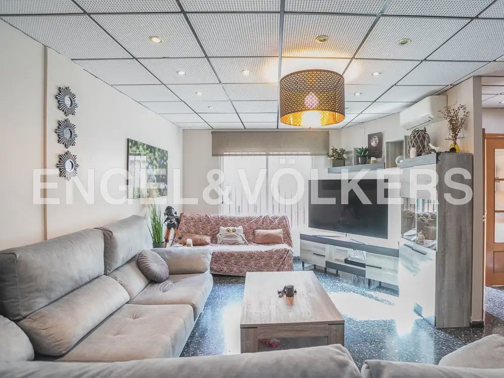 5 bedroom Penthouse for rent in La Pobla de Farnals with pool garage - € 2,000 (Ref: 9941234)