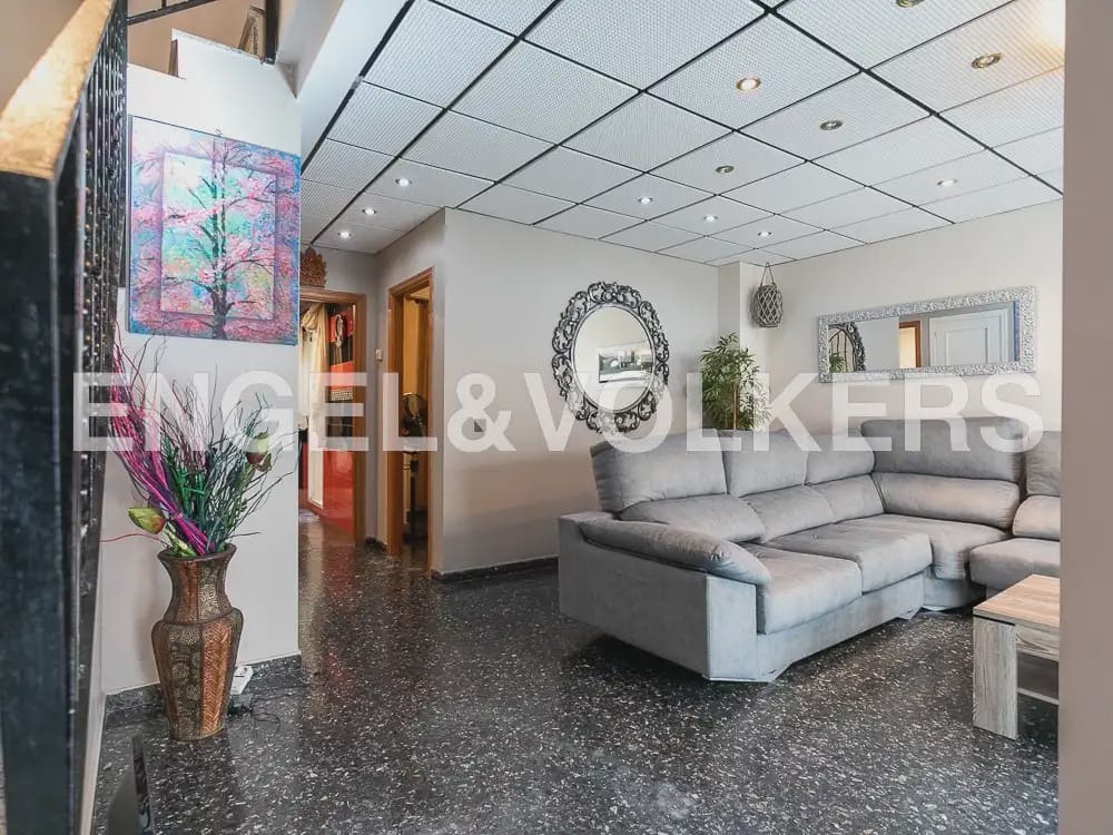 5 bedroom Penthouse for rent in La Pobla de Farnals with pool garage - € 2,000 (Ref: 9941234)