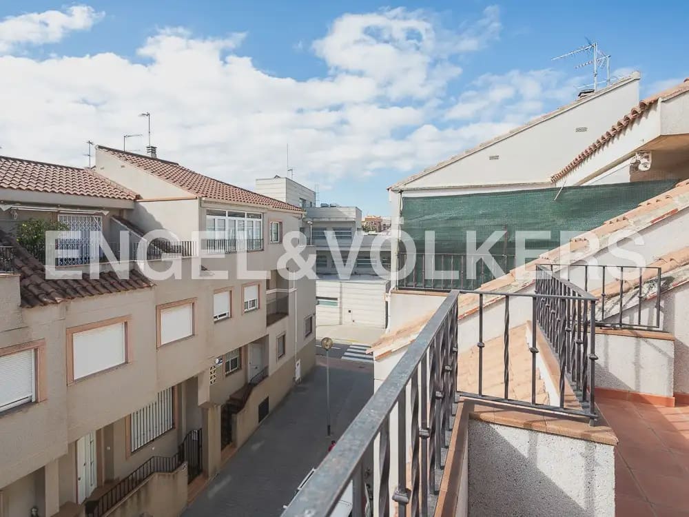 5 bedroom Penthouse for rent in La Pobla de Farnals with pool garage - € 2,000 (Ref: 9941234)