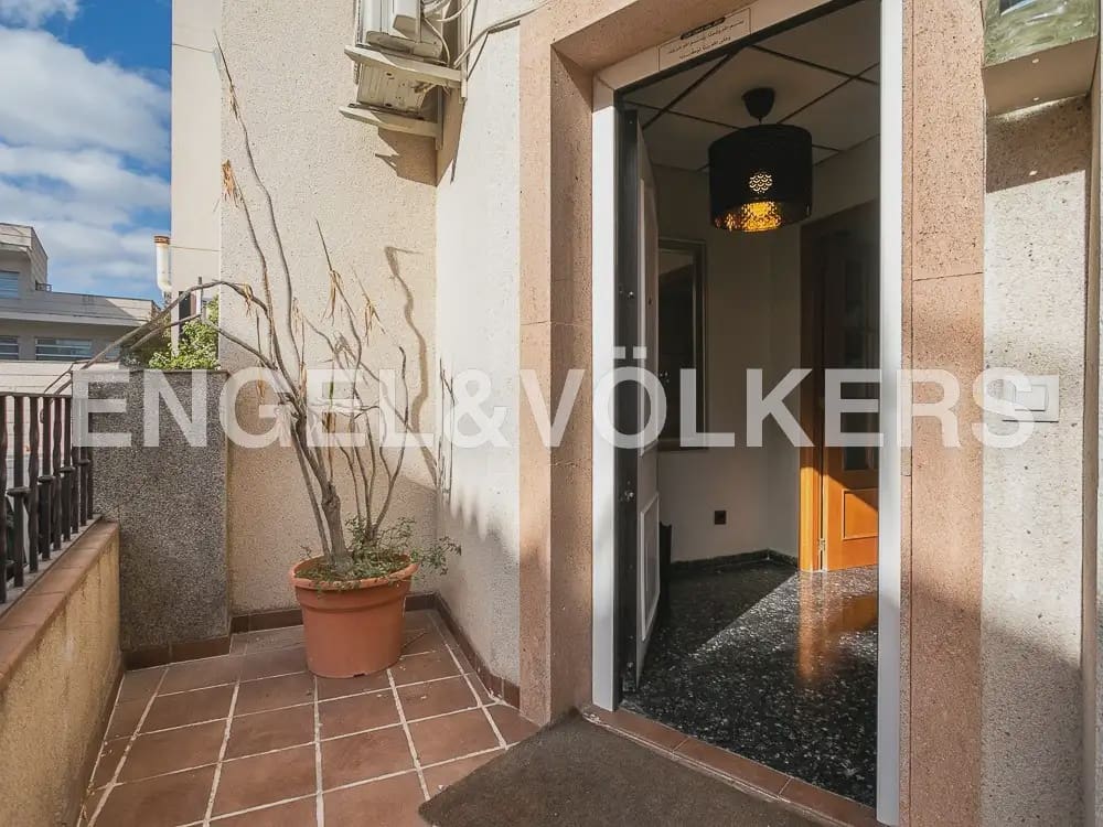 5 bedroom Penthouse for rent in La Pobla de Farnals with pool garage - € 2,000 (Ref: 9941234)