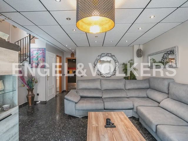 5 bedroom Penthouse for rent in La Pobla de Farnals with pool garage - € 2,000 (Ref: 9941234)