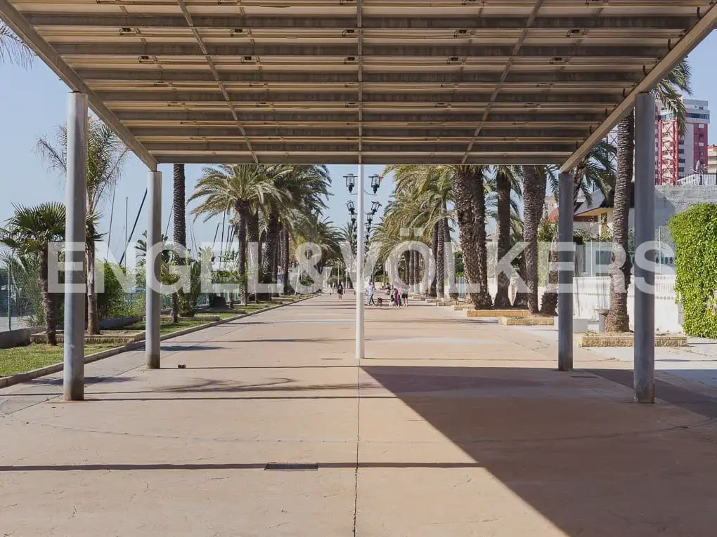 5 bedroom Penthouse for rent in La Pobla de Farnals with pool garage - € 2,000 (Ref: 9941234)