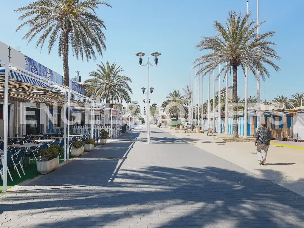 5 bedroom Penthouse for rent in La Pobla de Farnals with pool garage - € 2,000 (Ref: 9941234)