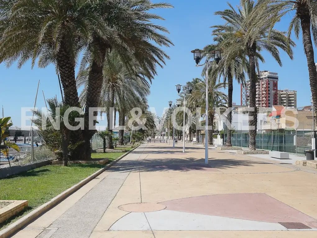 5 bedroom Penthouse for rent in La Pobla de Farnals with pool garage - € 2,000 (Ref: 9941234)