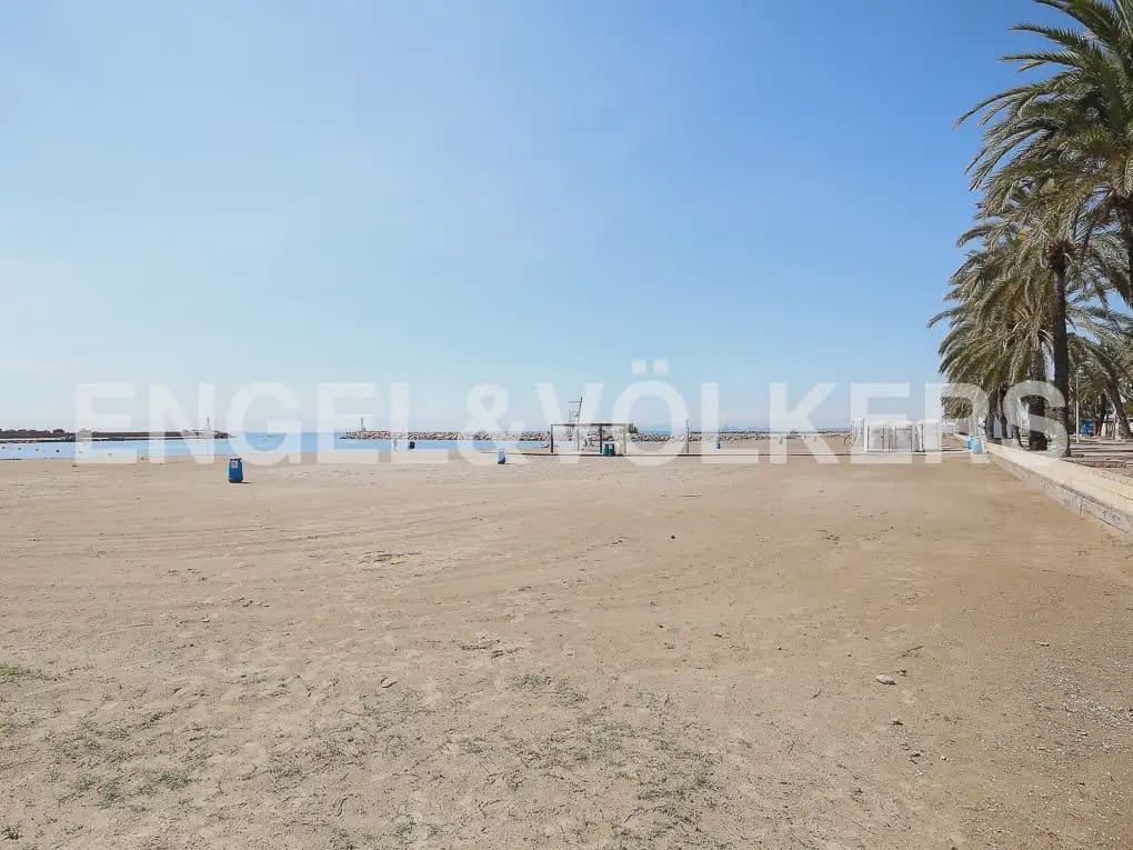 5 bedroom Penthouse for rent in La Pobla de Farnals with pool garage - € 2,000 (Ref: 9941234)