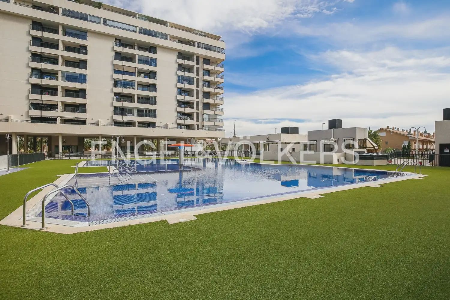 2 bedroom Penthouse for rent in Alboraya / Alboraia with pool garage - € 2,400 (Ref: 9941235)