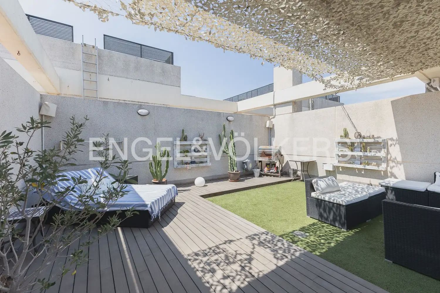 2 bedroom Penthouse for rent in Alboraya / Alboraia with pool garage - € 2,400 (Ref: 9941235)