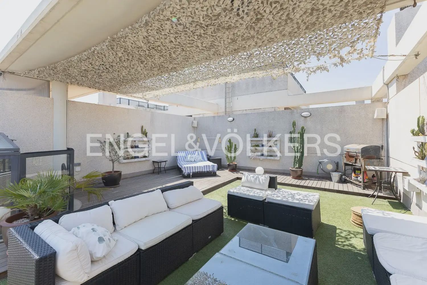 2 bedroom Penthouse for rent in Alboraya / Alboraia with pool garage - € 2,400 (Ref: 9941235)