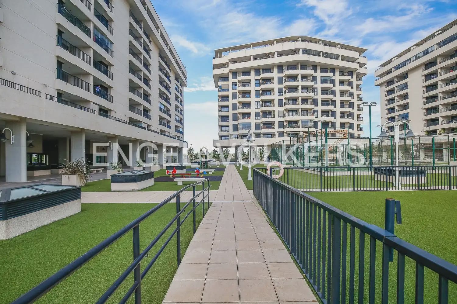 2 bedroom Penthouse for rent in Alboraya / Alboraia with pool garage - € 2,400 (Ref: 9941235)