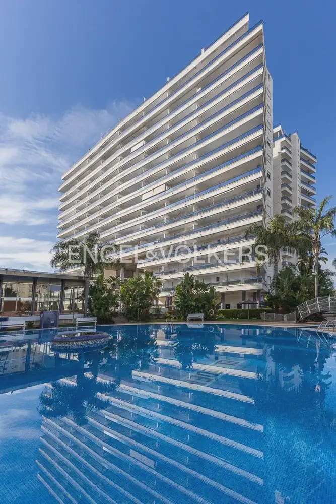 2 bedroom Flat for rent in Gandia with pool garage - € 1,500 (Ref: 9944255)