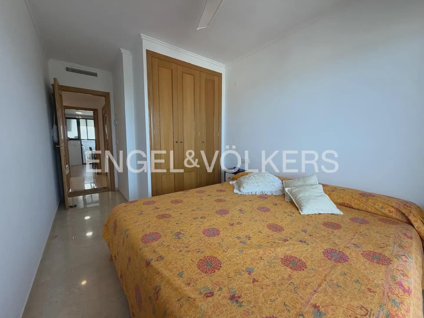 2 bedroom Flat for rent in Gandia with pool garage - € 1,500 (Ref: 9944255)