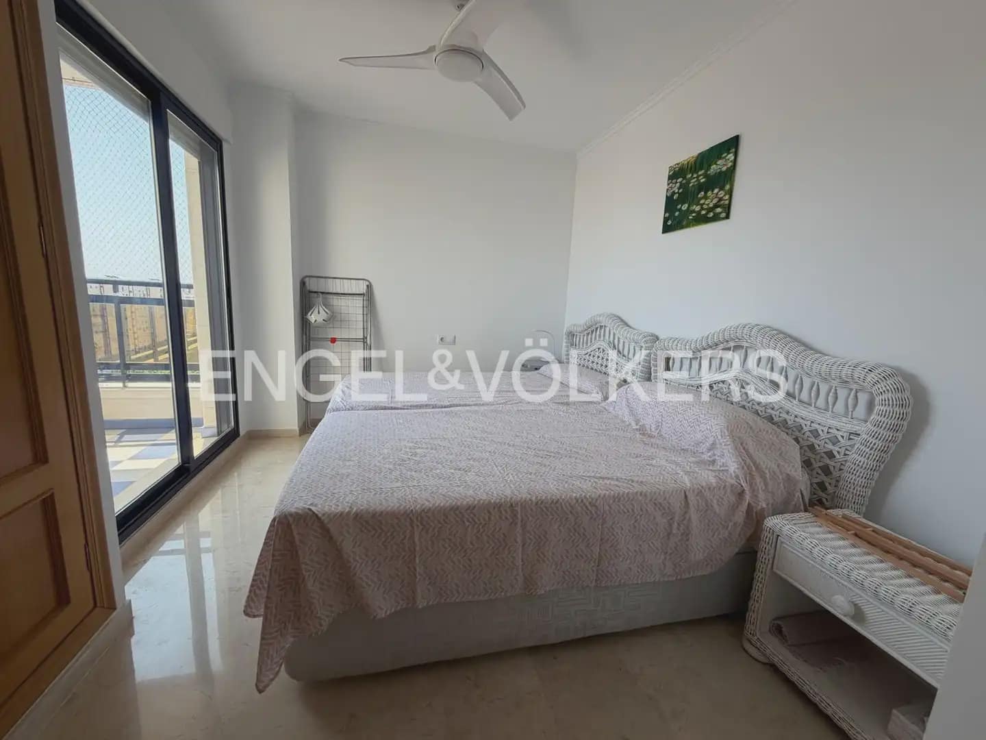 2 bedroom Flat for rent in Gandia with pool garage - € 1,500 (Ref: 9944255)