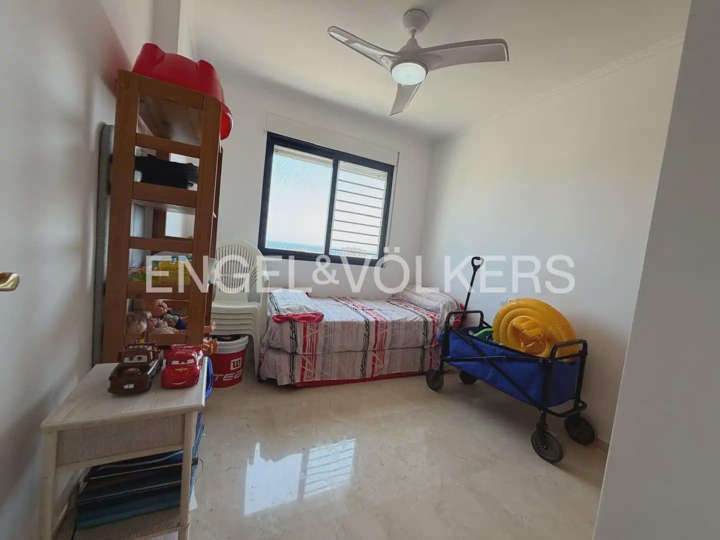 2 bedroom Flat for rent in Gandia with pool garage - € 1,500 (Ref: 9944255)